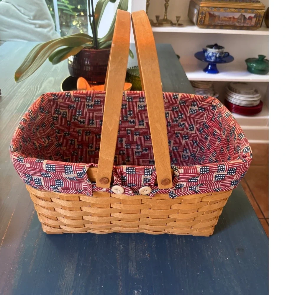 Longaberger 2003 Handmade Basket with American Flag Liner Patriotic Americana